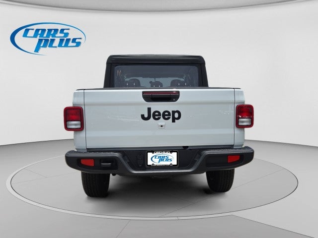 2026 Jeep Gladiator — side profile view