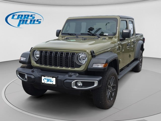 2026 Jeep Gladiator Sport in 41 Exterior Paint — front three-quarter view